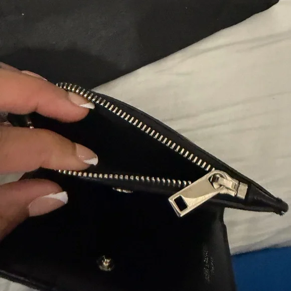 Yves Saint Laurent Black Wallet with Silver Logo - Picture 4 of 5